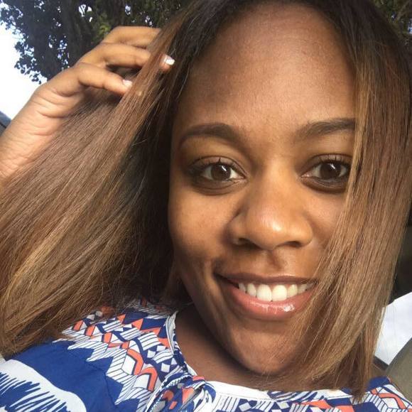 Meet your Posher, Halli - Picture 1 of 1